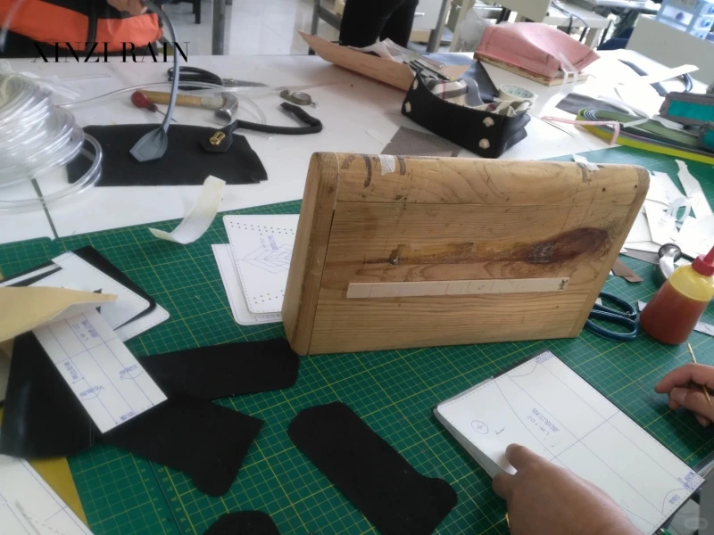 custom bag manufacturing2.webp