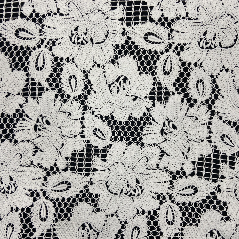 EM2735 large motif lace fabric