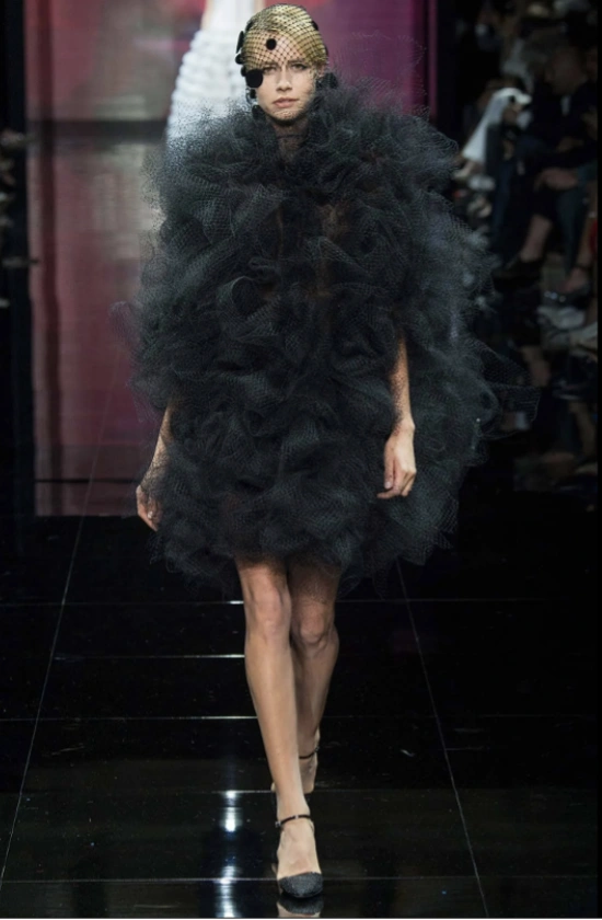 Armani Privé Fall 2014 Haute Couture15.webp