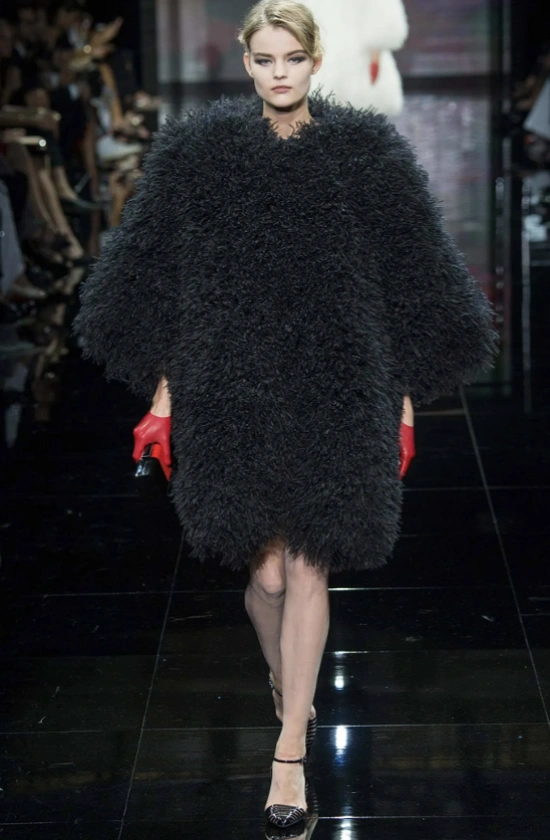 Armani Privé Fall 2014 Haute Couture11.webp